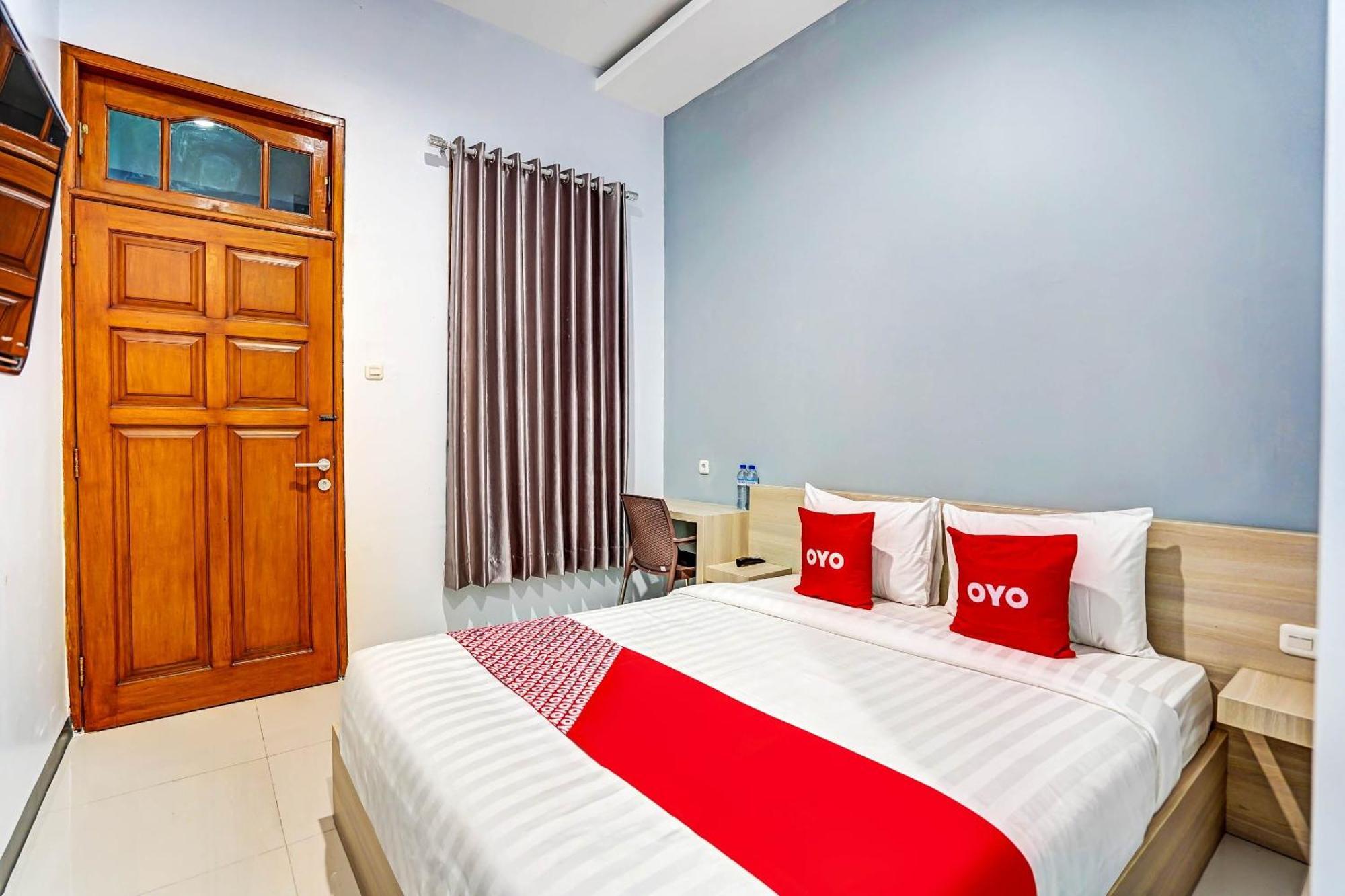 Oyo 90891 Parang Kusumo Residence Krembangan Exterior photo