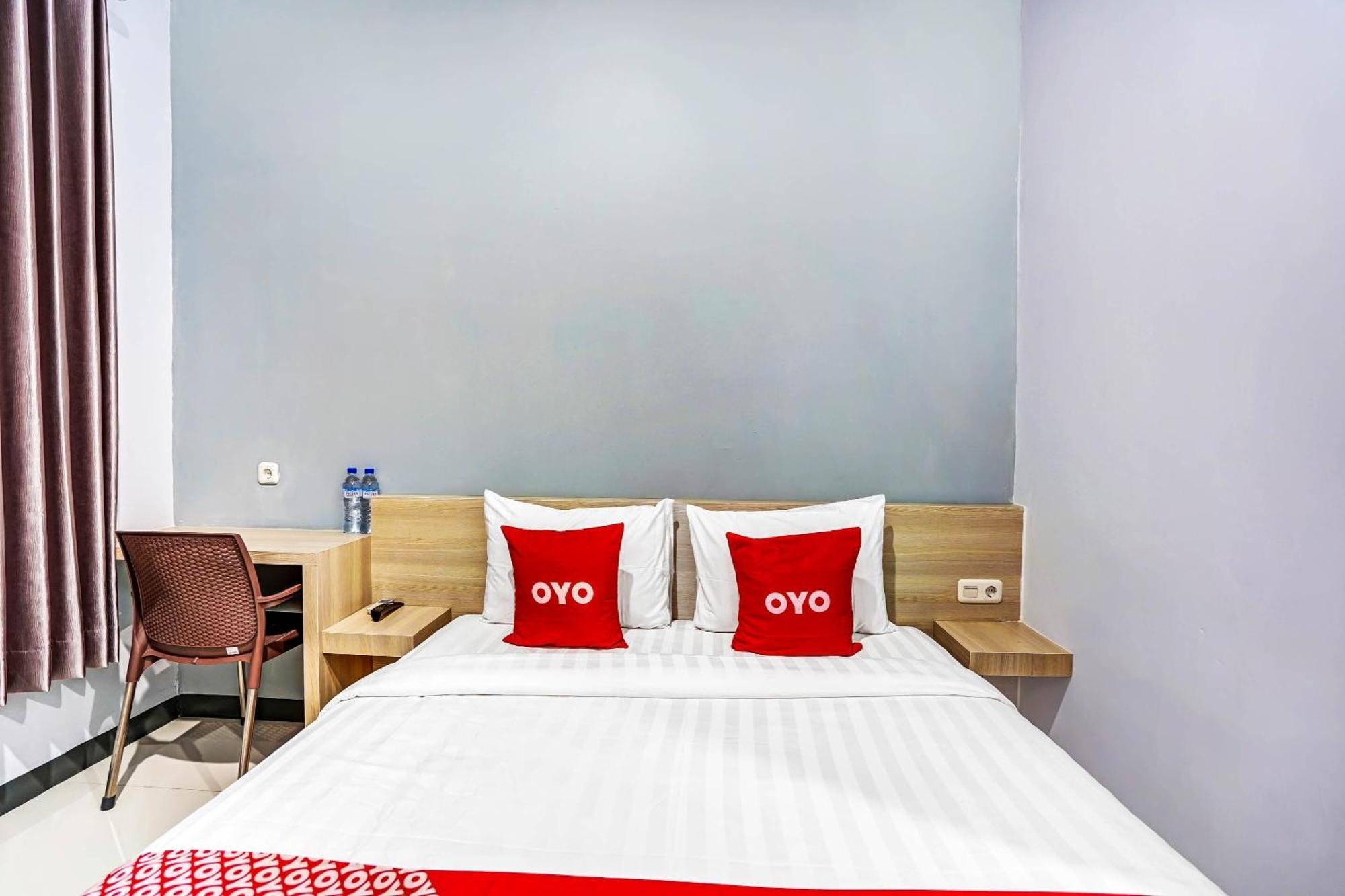 Oyo 90891 Parang Kusumo Residence Krembangan Exterior photo